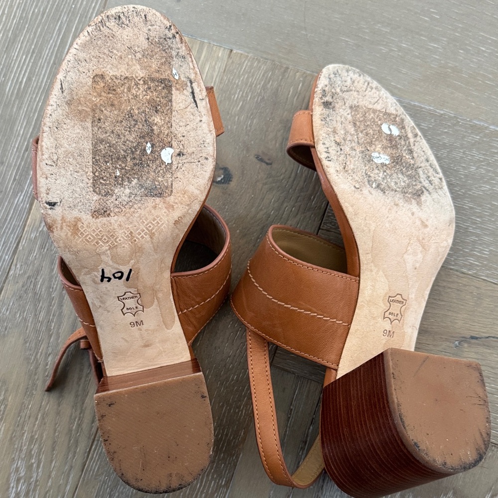 Tory Burch Tan Sandals with Gold Accents - Picture 3 of 3